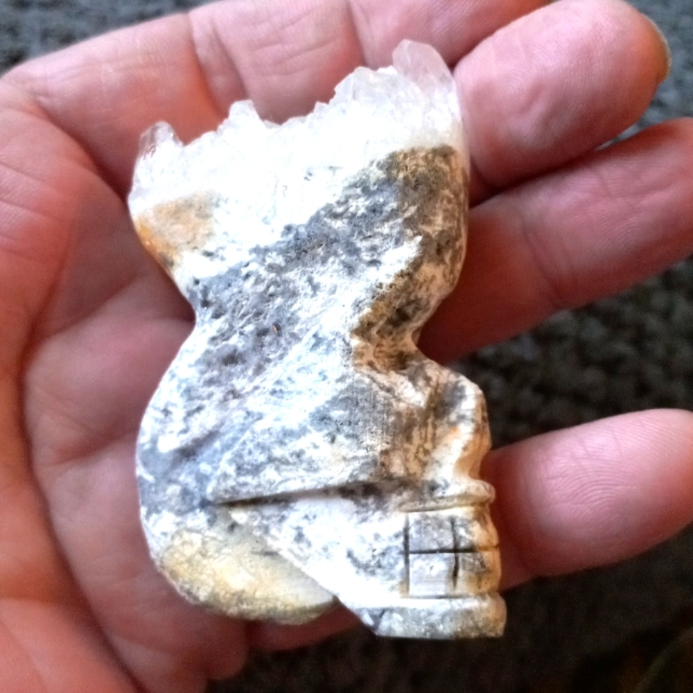 Quartz skull